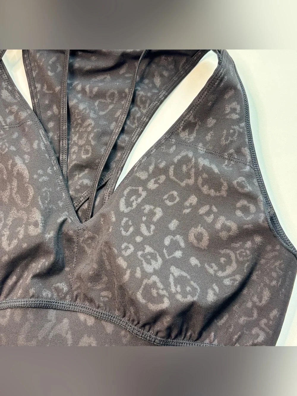 Sweaty Betty Power Plunge Sports Bra Black Leopard Medium Impact Medium